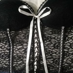Lingeri seductivewear sz L color black & white